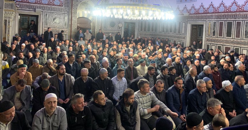 Kadir Gecesi camilerde dualarla idrak edildi