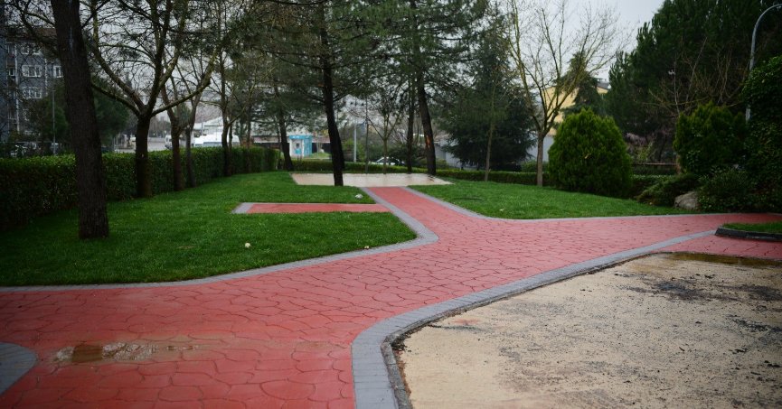 Çayırova'da yeşil alanlarda revizyon mesaisi