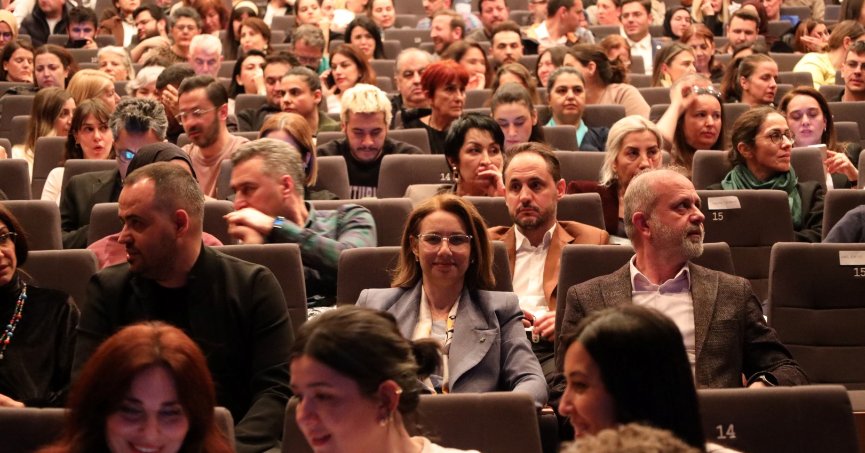 Dünya Tiyatro Günü'ne 