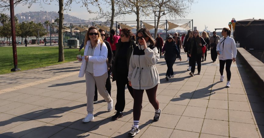 Dünya Sağlık Günü’nde İzmitli kadınlar sağlık için yürüdü