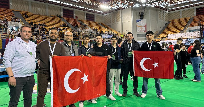 KOCAELİ’NİN ROBOTİK TAKIMLARI DÜNYA ZİRVESİNDE
