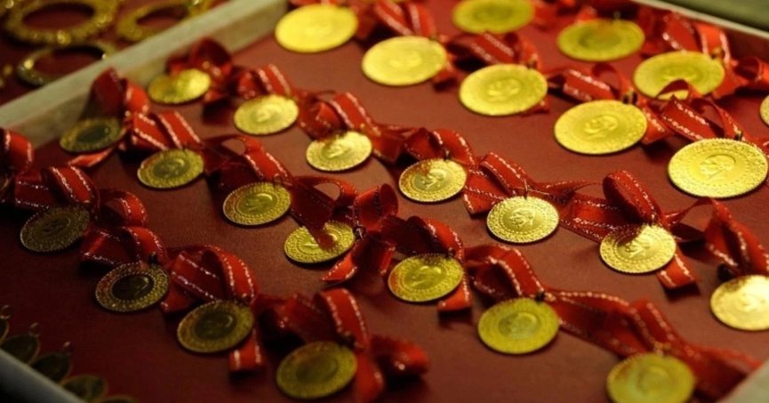 Altın haftaya düşüşle başladı