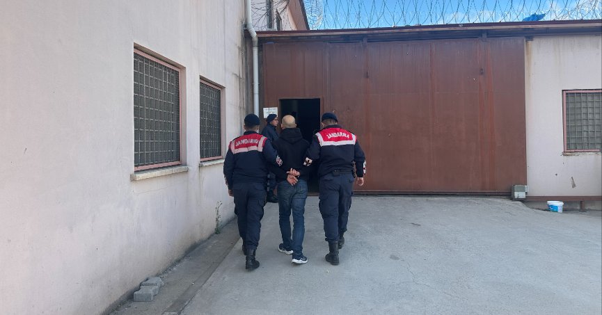 Kocaeli’de Uyuşturucu Suçundan Aranan Şahıs  JASAT Operasyonuyla Yakalandı