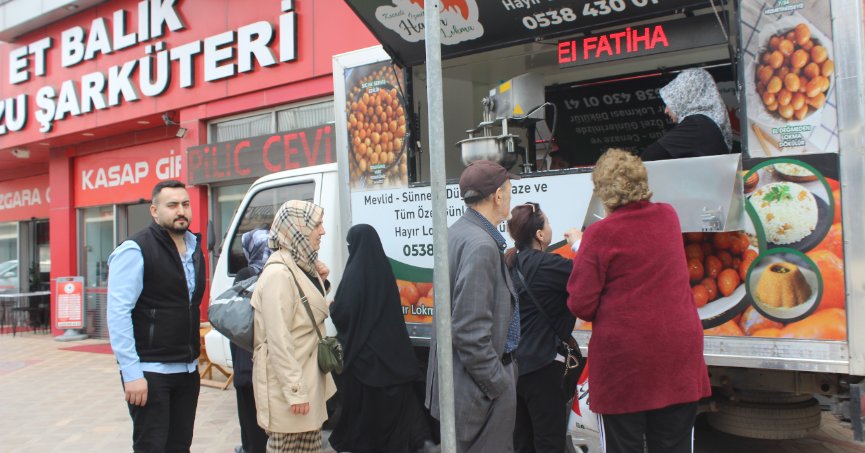 MUSTAFA ÇELİK İÇİN HAYIR LOKMASI DAĞITILDI