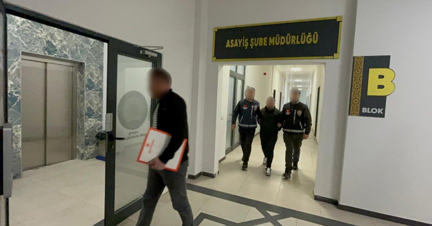 Kocaeli'de çaldığı araçla Manisa'ya kaçıp sahte kimlikle otelde konakladı