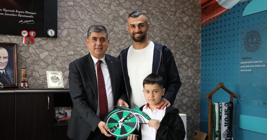  Serdar Dursun'dan minik taraftara jest