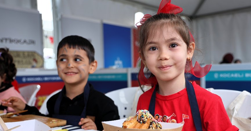 Kruvasan süsleme atölyesinde renkli anlar