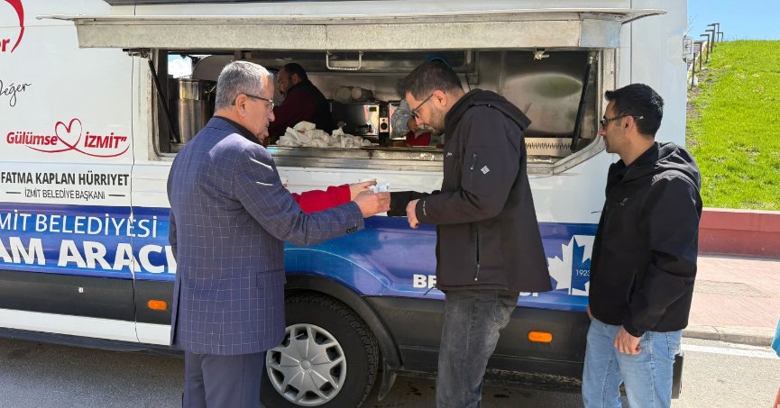  Vatandaşlara sıcak ikram