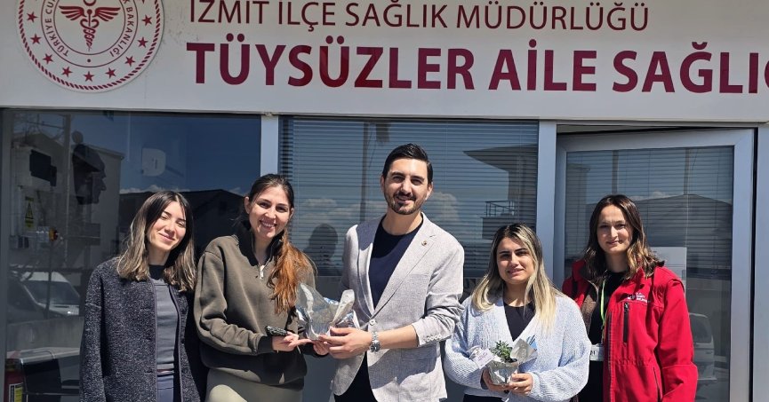 İzmit Belediyesinden ebelere anlamlı sürpriz