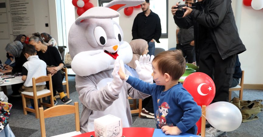 23 Nisan’ın neşesi Şehir Hastanesi’ne taşındı