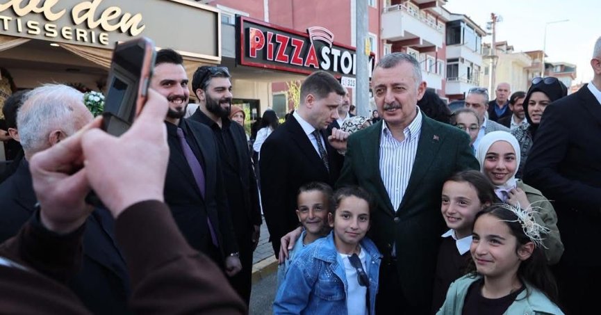 Başkan Büyükakın esnafları yalnız bırakmıyor