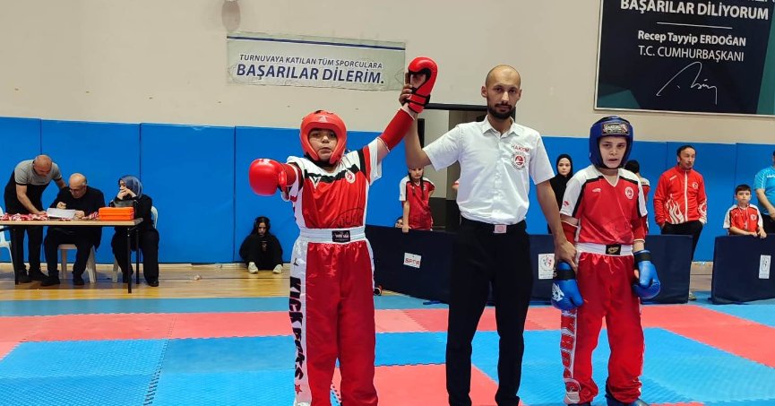 Kandıra’da madalyaları topladılar