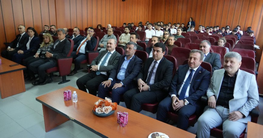 Nitelikli personel arayan işveren öğrencinin ayağına gidiyor