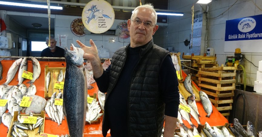 Balık tezgahları kış aylarını aratmıyor