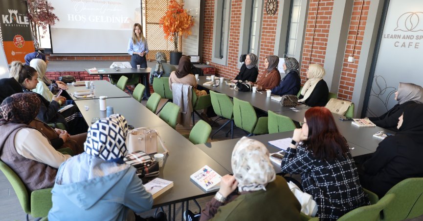 Satır Arası Ebeveynlikte Yol Gösterici Kitap Tahlili