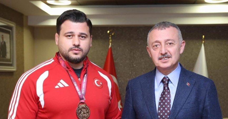 Başkan Büyükakın, güreşten  iki önemli ismi ağırladı