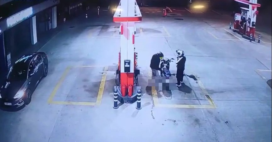 İş yerine kurşun yağdırdılar: İkametlerinde AK-47 fişeği ele geçirildi