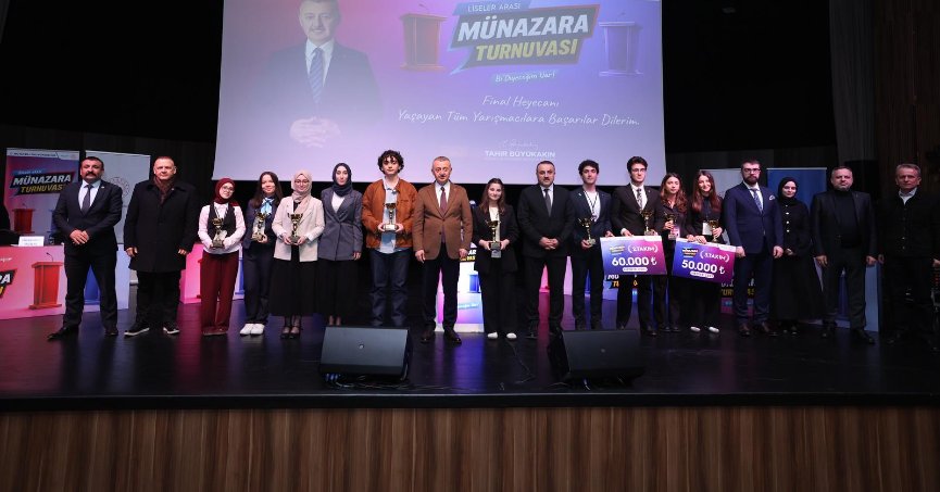 “Yarınlarımız emin ellerde”