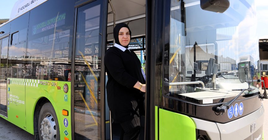 Kocaeli’de ulaşıma “anne eli” değdi