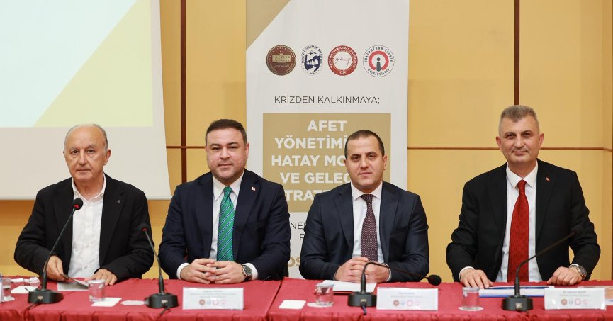 BAŞKAN SEZER, HATAY DEPREMİNDEKİ TECRÜBELERİNİ HATAY’DA ANLATTI
