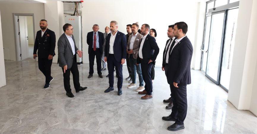 Başkan Gökçe İlçe Başkanlarıyla Yatırımları Gezdi   