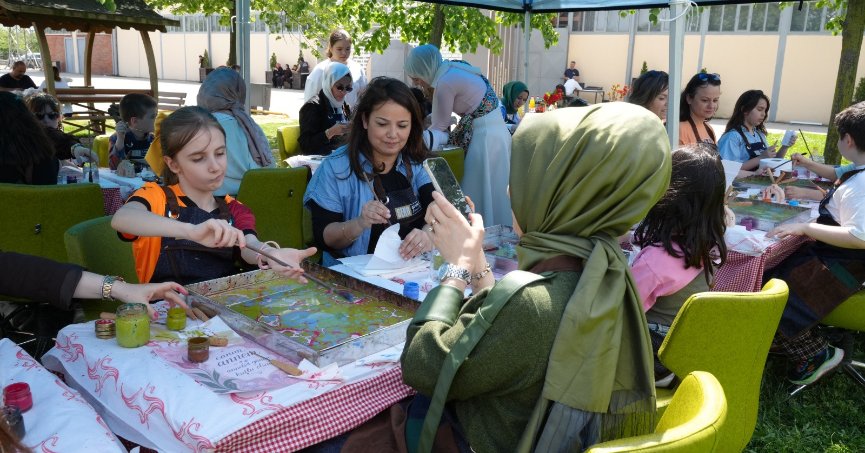 En güzel şarkılar anneler için seslendirildi