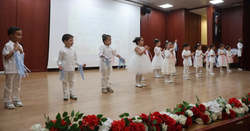 Çayırova'da minikler Kur'an-ı Kerim'e geçmenin heyecanını yaşadı