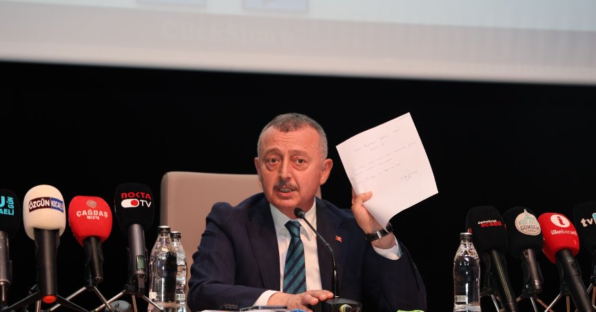 Başkan Büyükakın, “19 Mayıs’a  saygısızlık” dedi, müdahale etti   