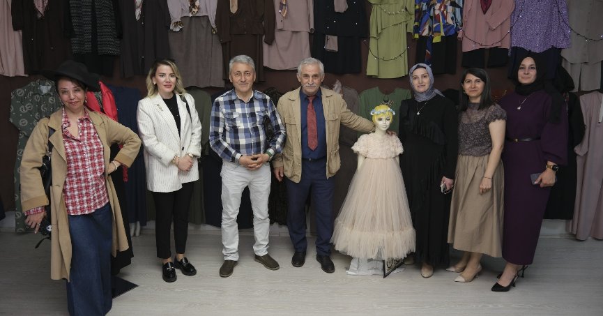 Alikahya İZMEK kursiyerlerinin el emeği ürünleri görücüye çıktı