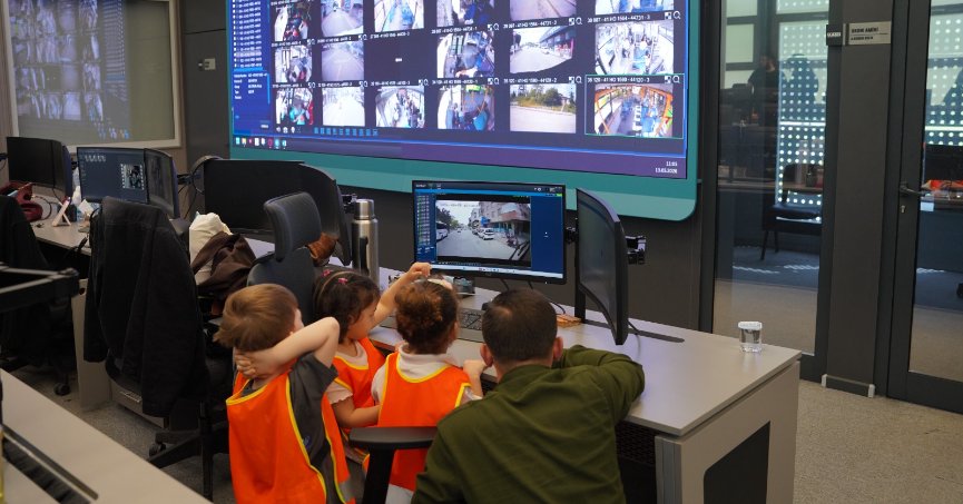 Minikler trafik güvenliğini yerinde öğrendi