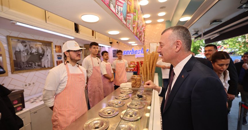 Büyükakın, ilk iş gününde de yanlarındaydı: “İyi ki varsınız”