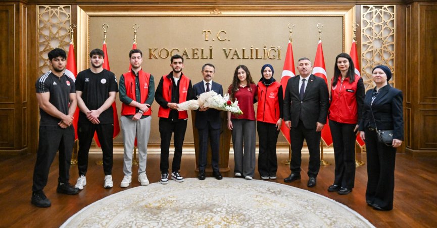 Gençler’den Vali İlhami Aktaş’a 19 Mayıs Ziyareti