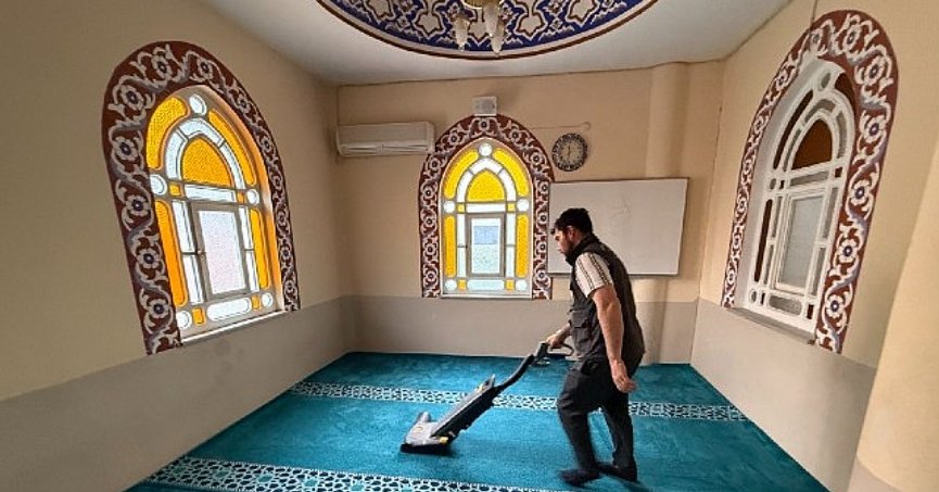 Kartepe’nin Camileri Bayram Sabahına Işıl Işıl Giriyor