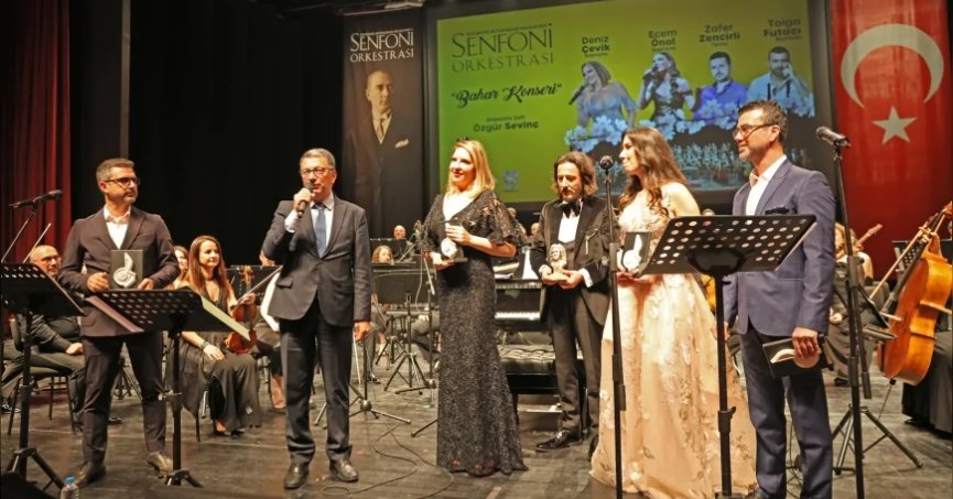 ESKİŞEHİR SENFONİ ORKESTRASI  2025-2026 SEZONUNDA  35 BİN DİNLEYİCİYLE BULUŞTU!