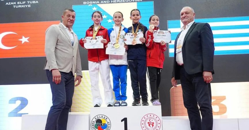 Körfezli Hiranur Yıldırım karatede Balkan üçüncüsü oldu