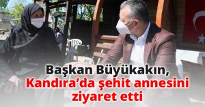 Başkan Büyükakın,  Kandıra’da şehit annesini ziyaret etti