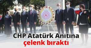 CHP Atatürk Anıtına çelenk bıraktı