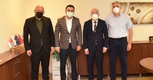 Başkan Özlü’den Başiskele’deki Fabrikalara Ziyaret