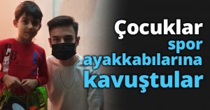 Çocuklar spor ayakkabılarına kavuştular