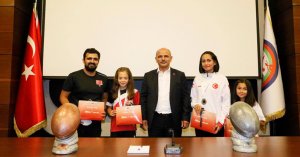 Başkan Söğüt başarılı sporcuları ağırladı