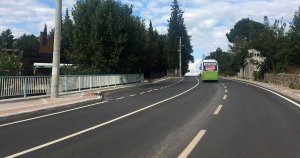 Başiskele Beyoğlu ve Kirazlıbahçe caddelerinde yol çizgileri çizildi