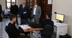Başkan Aygün, esnaflar ve gençlerle sohbet etti