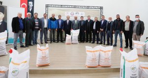300 çiftçiye 30 ton buğday tohum desteği
