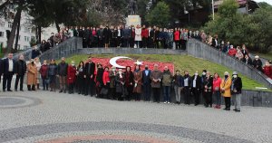 CHP’li kadınlar Ata’nın huzurunda 