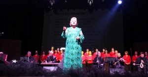 Kadınlar korosu iki usta bestekarın eserlerini seslendirdi, kulakların pası silindi