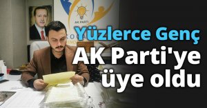Yüzlerce genç AK Parti'ye üye oldu