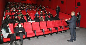 Başkan Söğüt, öğrencilerle  birlikte ‘Keşişme’yi izledi