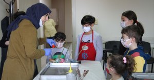Gebzeli öğrenciler ebru sanatı ile buluştu
