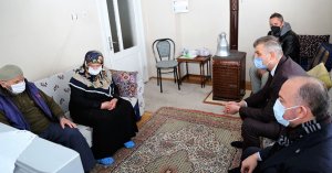 BAŞKAN SEZER, ŞEHİT AİLELERİNİ YALNIZ BIRAKMIYOR