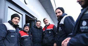 Başkan Özlü Yaz Kış Demeden Sahada Personelinin Yanında